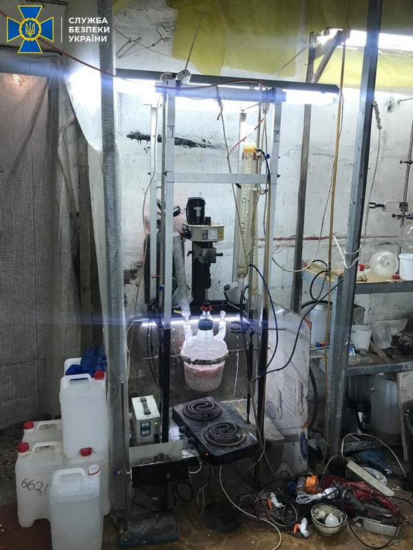 В Обухове ликвидирована крупная нарколаборатория, организованная бывшими полицейскими, - СБУ 01 dqxikeidqxidqrant