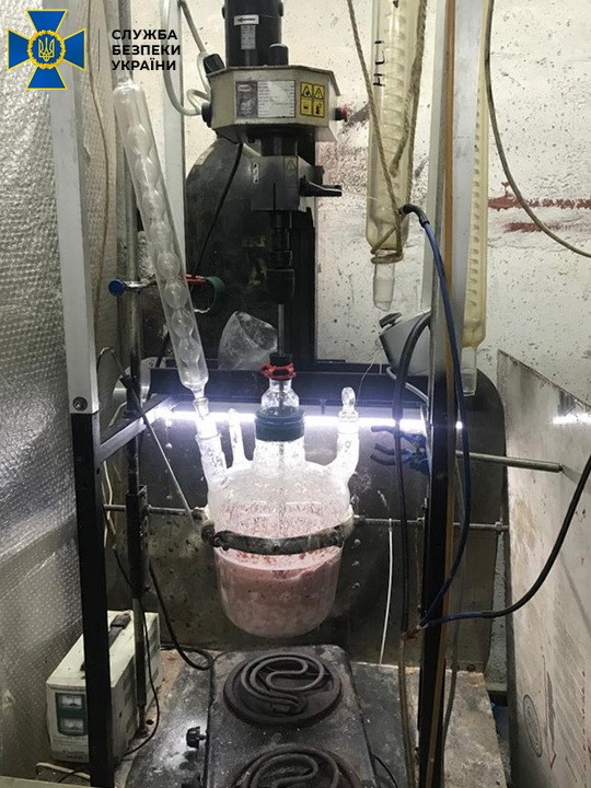 В Обухове ликвидирована крупная нарколаборатория, организованная бывшими полицейскими, - СБУ 02 В Обухове ликвидирована крупная нарколаборатория, организованная бывшими полицейскими, - СБУ 02