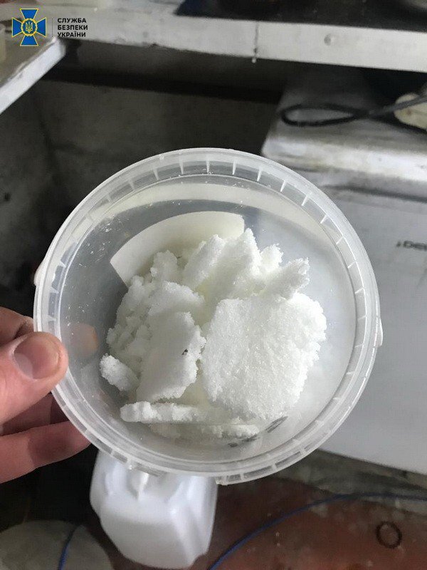 Бывшие полицейские организовали нарколабораторию в Киевской области