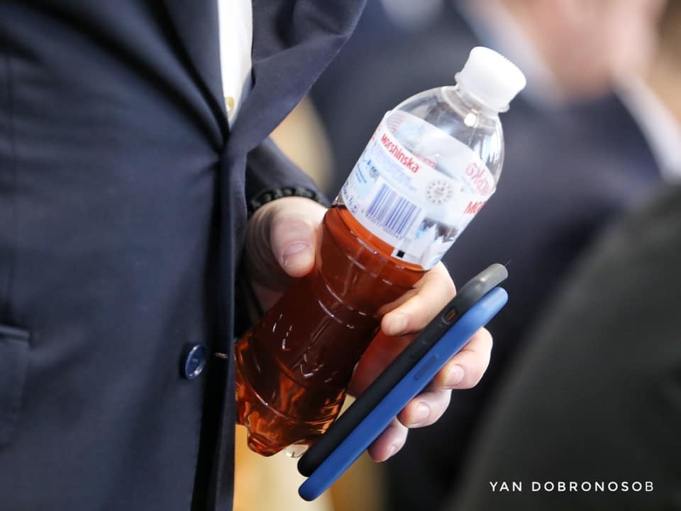 Левочкин пил странную жидкость в Раде dqxikeidqxidqrant