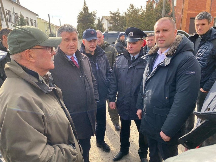 300 санжарцев: Почему украинцы готовы расправляться с эвакуированными из Уханя - 196179 300 санжарцев: Почему украинцы готовы расправляться с эвакуированными из Уханя - фото 196179