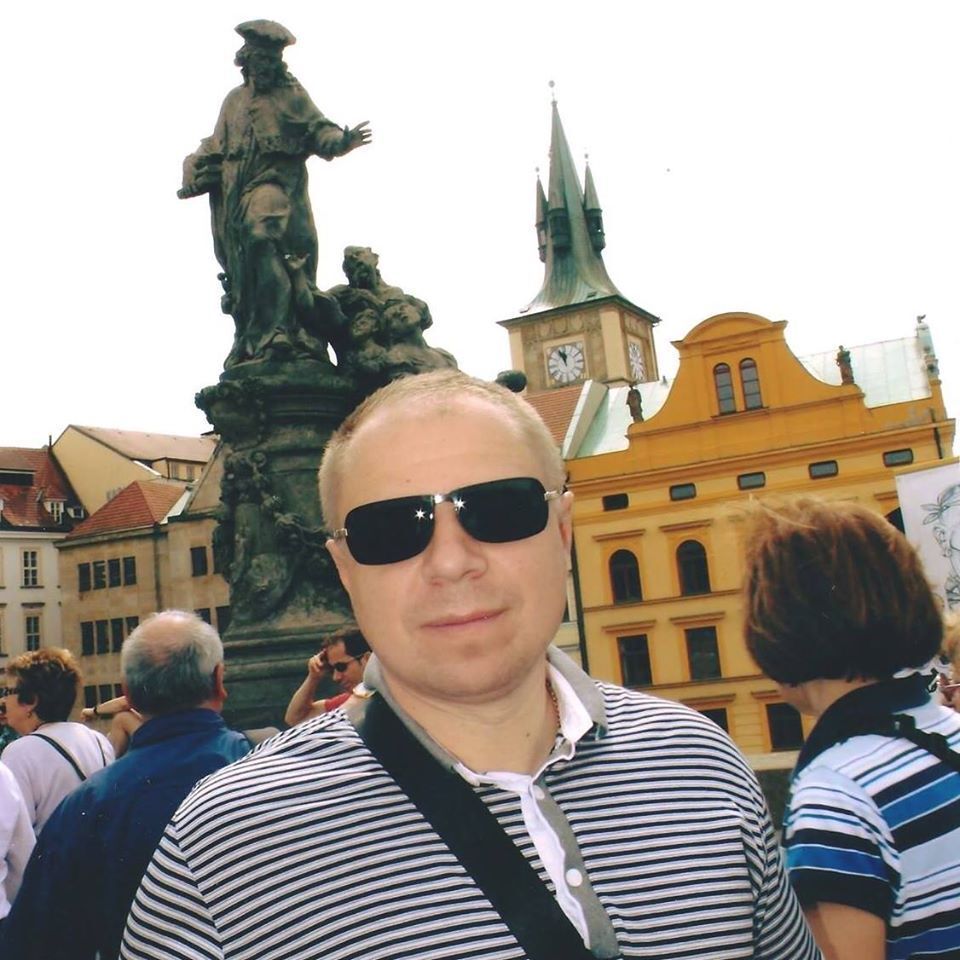  . Facebook   dqxikeidqxidqeant