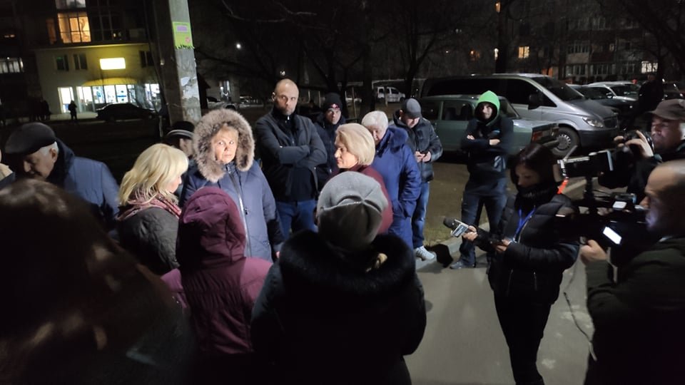 Из-за коронавируса в Черновцах устроили бунт dqxikeidqxidqeant