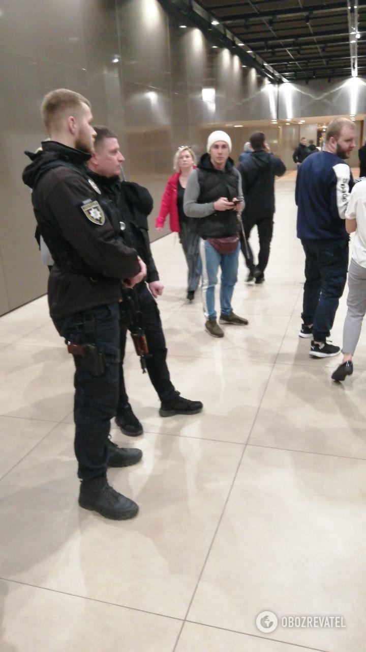    ,  :   dqxikeidqxidqeant