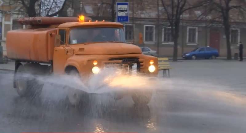 Улицы обрабатывают хлором: что происходит в эпицентре коронавируса в Украине dqxikeidqxidqrant