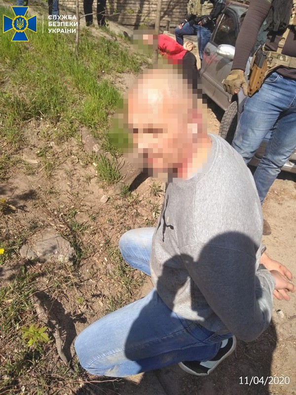 Экс-беркутовец задержан во время продажи оружия преступникам в Запорожье, - СБУ 02 Экс-беркутовец задержан во время продажи оружия преступникам в Запорожье, - СБУ 02