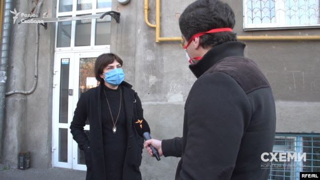 У відповідь на запитання про відсутність київської оселі в її декларації Венедіктова заявила, що в неї «все відображається таким чином, як треба»