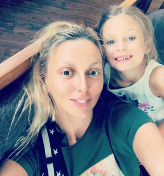 полякова с дочкой алисой dqxikeidqxidqrant