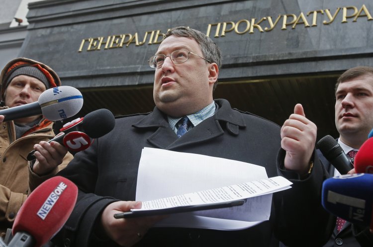 Антон Геращенко видав доволі критичну заяву на адресу Генпрокуратури, мовляв, або одразу вносьте в Раду подання на депутатів, якщо дійсно маєте на них щось, або не ганьбіться перед суспільством Антон Геращенко. Фото: УНІАН dqxikeidqxidqeant