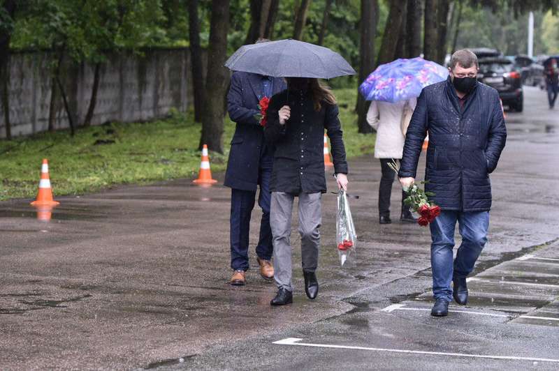 С погибшим нардепом Давыденко попрощались в Феофании: появились первые фото и видео