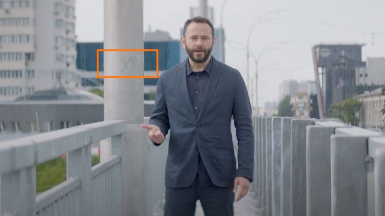 Олександр Дубінський і пасхалка на задньому тлі dqxikeidqxidqrant