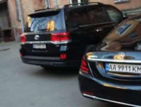 The image may contain: car