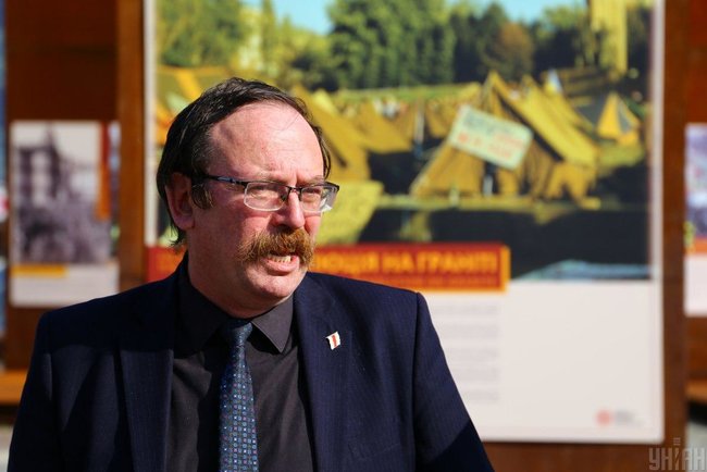 Стоп таракан: киевляне и белорусы протестовали против Лукашенко 05