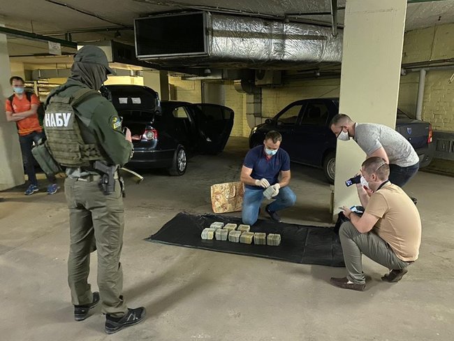 Супервзятка в $6 миллионов: кто помогал взяточникам в ОП, ГПУ и достал кэш? 04 Супервзятка в $6 миллионов: кто помогал взяточникам в ОП, ГПУ и достал кэш? 04