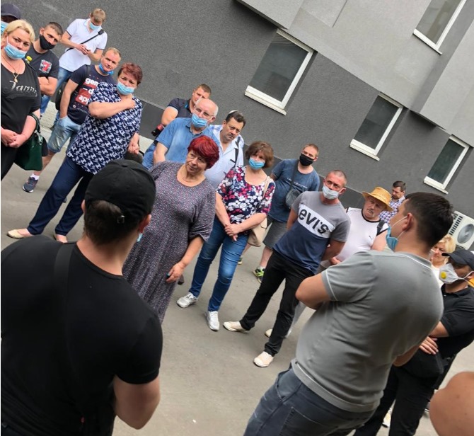 На изображении может находиться: 5 человек