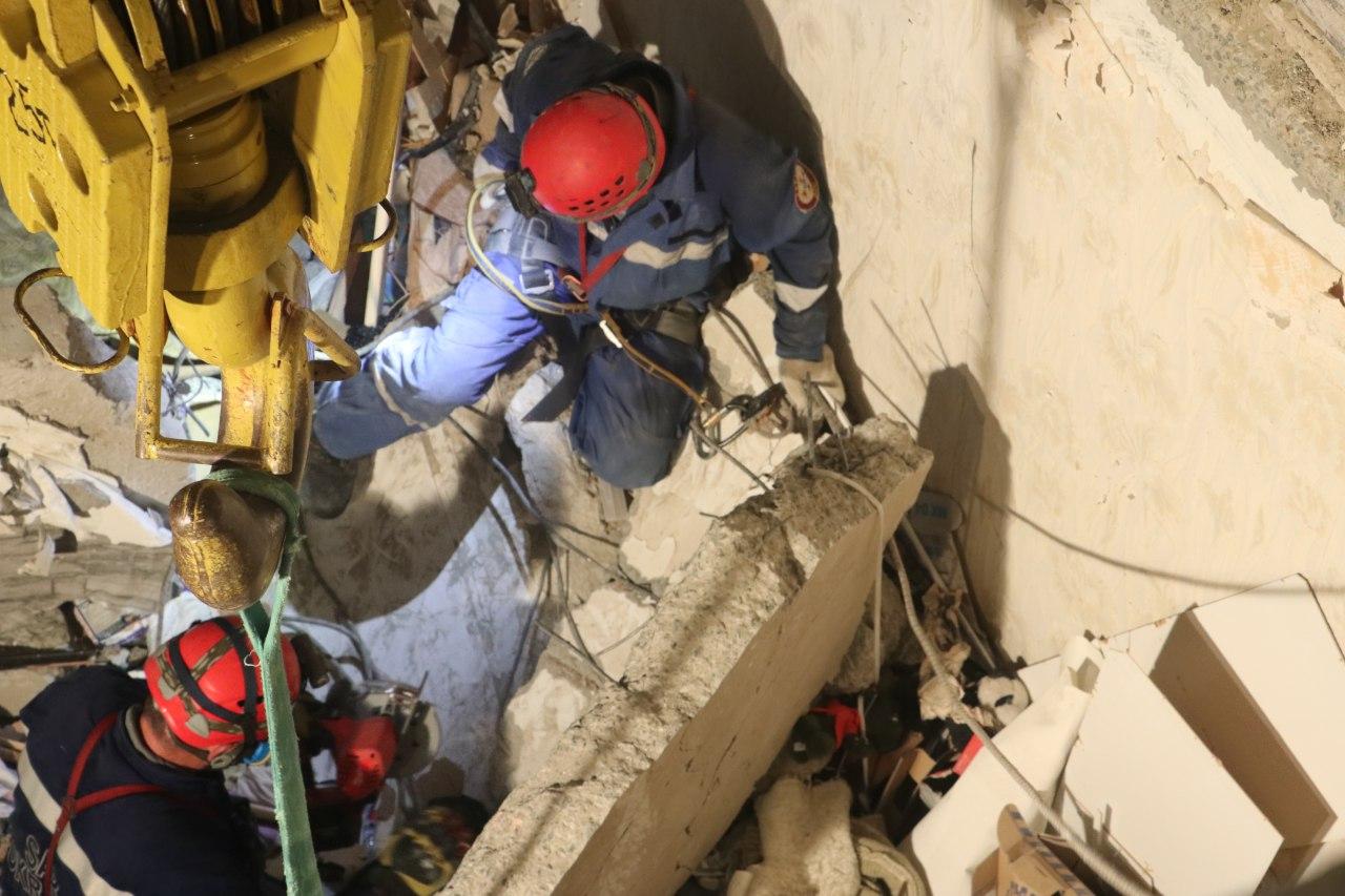 В ДСНС уточнили кількість загиблих та поранених вибухом у багатоповерхівці на Позняках. ФОТО, ВІДЕО В ДСНС уточнили кількість загиблих та поранених вибухом у багатоповерхівці на Позняках. ФОТО, ВІДЕО dqxikeidqxidqeant