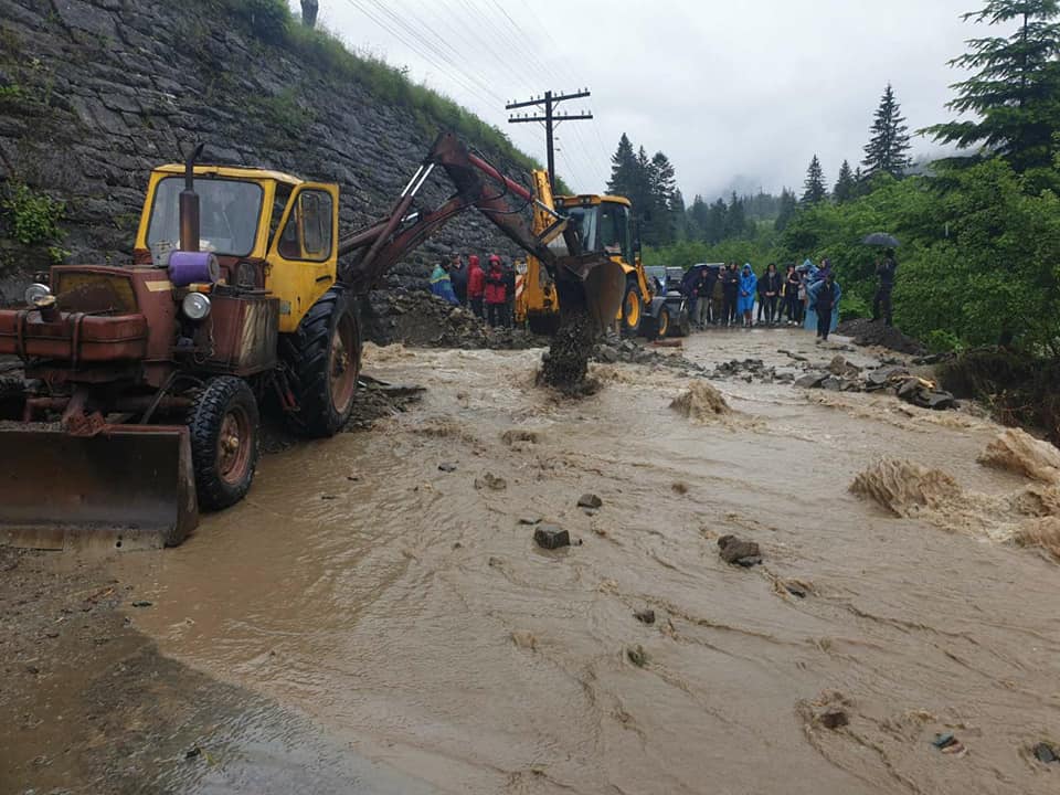 Паводок на Прикарпатье. Фото: Facebook dqxikeidqxidqrant