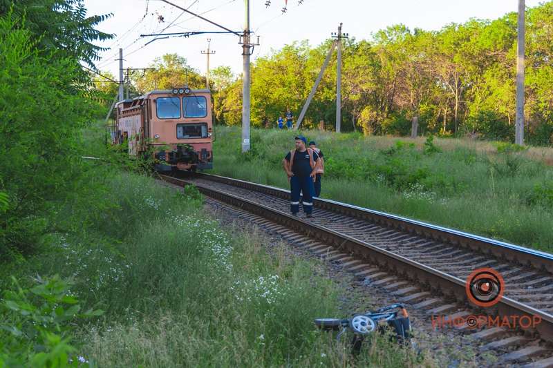 поезд dqxikeidqxidqeant