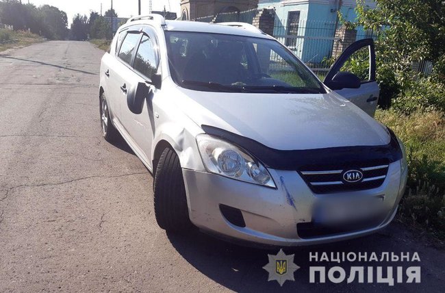 Ð’ÐµÐ»Ð¾ÑÐ¸Ð¿ÐµÐ´Ð¸ÑÑ‚ÐºÐ° Ð·Ð°Ð³Ð¸Ð½ÑƒÐ»Ð° Ð¿Ñ–Ð´ ÐºÐ¾Ð»ÐµÑÐ°Ð¼Ð¸ KIA Ð² ÐœÐ°Ñ€Ñ—Ð½Ñ†Ñ–, - Ð¿Ð¾Ð»Ñ–Ñ†Ñ–Ñ Ð”Ð¾Ð½ÐµÑ‡Ñ‡Ð¸Ð½Ð¸ 04