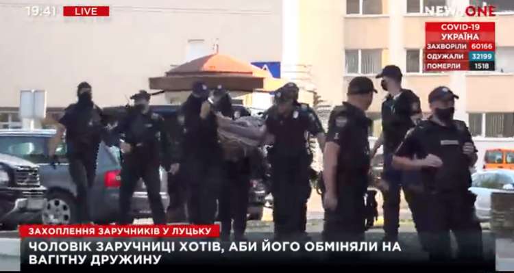 Из автобуса в Луцке вышло трое заложников dqxikeidqxidqrant