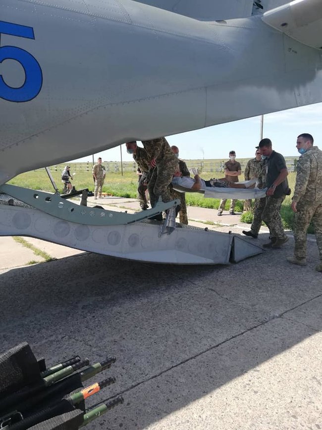 13 Ð²Ð¾Ñ—Ð½Ñ–Ð², Ð¿Ð¾Ñ€Ð°Ð½ÐµÐ½Ð¸Ñ… Ð½Ð° Ð”Ð¾Ð½Ð±Ð°ÑÑ–, ÐµÐ²Ð°ÐºÑƒÑŽÐ²Ð°Ð»Ð¸ Ð´Ð¾ ÐšÐ¸Ñ—Ð²ÑÑŒÐºÐ¾Ð³Ð¾ Ð²Ñ–Ð¹ÑÑŒÐºÐ¾Ð²Ð¾Ð³Ð¾ Ð³Ð¾ÑÐ¿Ñ–Ñ‚Ð°Ð»ÑŽ, - ÐšÐ¾Ð¼Ð°Ð½Ð´ÑƒÐ²Ð°Ð½Ð½Ñ ÐœÐµÐ´ÑÐ¸Ð» 01 dqxikeidqxidqrant