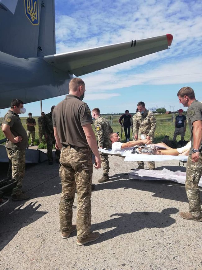 13 Ð²Ð¾Ñ—Ð½Ñ–Ð², Ð¿Ð¾Ñ€Ð°Ð½ÐµÐ½Ð¸Ñ… Ð½Ð° Ð”Ð¾Ð½Ð±Ð°ÑÑ–, ÐµÐ²Ð°ÐºÑƒÑŽÐ²Ð°Ð»Ð¸ Ð´Ð¾ ÐšÐ¸Ñ—Ð²ÑÑŒÐºÐ¾Ð³Ð¾ Ð²Ñ–Ð¹ÑÑŒÐºÐ¾Ð²Ð¾Ð³Ð¾ Ð³Ð¾ÑÐ¿Ñ–Ñ‚Ð°Ð»ÑŽ, - ÐšÐ¾Ð¼Ð°Ð½Ð´ÑƒÐ²Ð°Ð½Ð½Ñ ÐœÐµÐ´ÑÐ¸Ð» 02