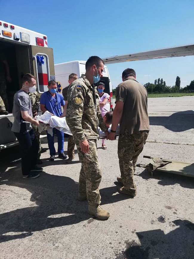 13 Ð²Ð¾Ñ—Ð½Ñ–Ð², Ð¿Ð¾Ñ€Ð°Ð½ÐµÐ½Ð¸Ñ… Ð½Ð° Ð”Ð¾Ð½Ð±Ð°ÑÑ–, ÐµÐ²Ð°ÐºÑƒÑŽÐ²Ð°Ð»Ð¸ Ð´Ð¾ ÐšÐ¸Ñ—Ð²ÑÑŒÐºÐ¾Ð³Ð¾ Ð²Ñ–Ð¹ÑÑŒÐºÐ¾Ð²Ð¾Ð³Ð¾ Ð³Ð¾ÑÐ¿Ñ–Ñ‚Ð°Ð»ÑŽ, - ÐšÐ¾Ð¼Ð°Ð½Ð´ÑƒÐ²Ð°Ð½Ð½Ñ ÐœÐµÐ´ÑÐ¸Ð» 04