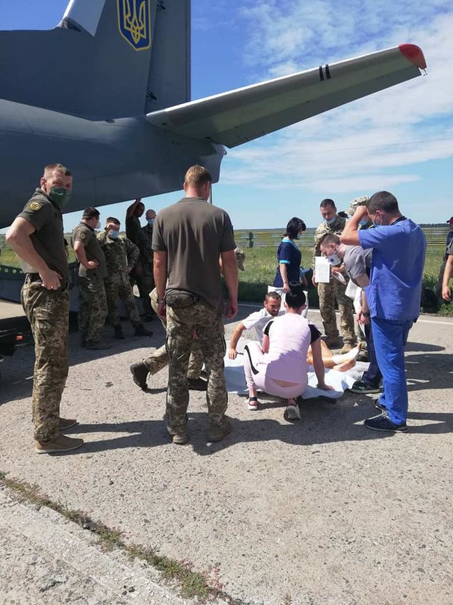 13 Ð²Ð¾Ñ—Ð½Ñ–Ð², Ð¿Ð¾Ñ€Ð°Ð½ÐµÐ½Ð¸Ñ… Ð½Ð° Ð”Ð¾Ð½Ð±Ð°ÑÑ–, ÐµÐ²Ð°ÐºÑƒÑŽÐ²Ð°Ð»Ð¸ Ð´Ð¾ ÐšÐ¸Ñ—Ð²ÑÑŒÐºÐ¾Ð³Ð¾ Ð²Ñ–Ð¹ÑÑŒÐºÐ¾Ð²Ð¾Ð³Ð¾ Ð³Ð¾ÑÐ¿Ñ–Ñ‚Ð°Ð»ÑŽ, - ÐšÐ¾Ð¼Ð°Ð½Ð´ÑƒÐ²Ð°Ð½Ð½Ñ ÐœÐµÐ´ÑÐ¸Ð» 05