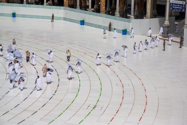 Хадж в условиях COVID-19: в Мекку пустили только 1000 паломников 02 Хадж в условиях COVID-19: в Мекку пустили только 1000 паломников 02