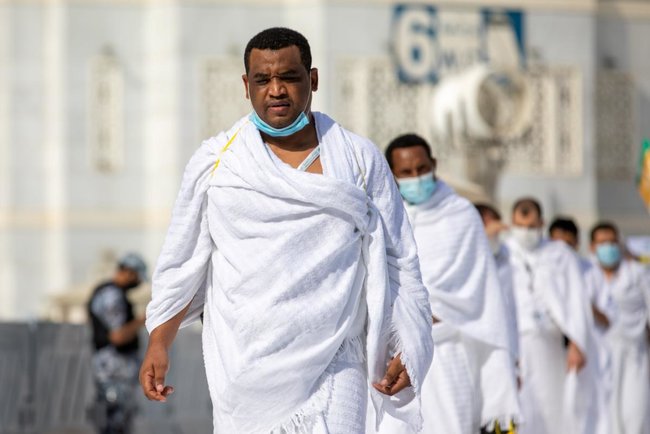 Хадж в условиях COVID-19: в Мекку пустили только 1000 паломников 09 Хадж в условиях COVID-19: в Мекку пустили только 1000 паломников 09