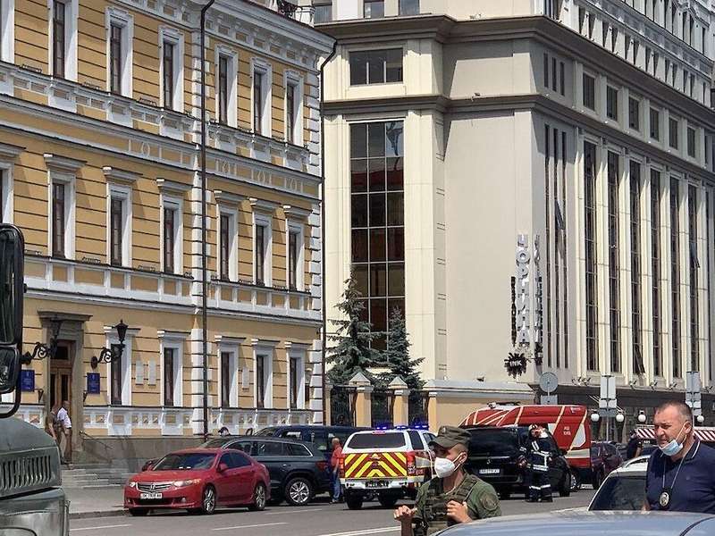 Фото: Захват заложников в бизнес-центре Леонардо. Обновляется