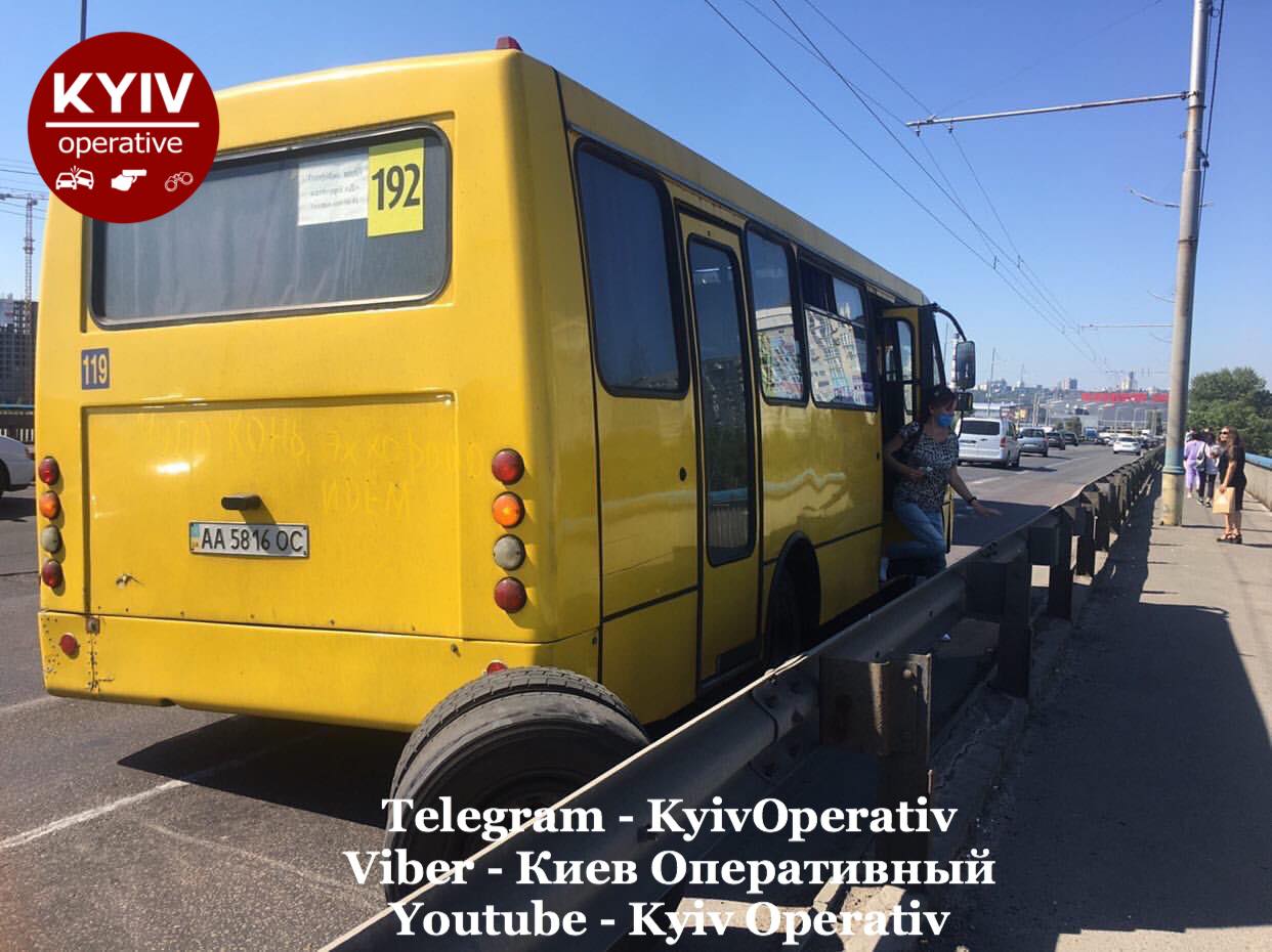 Маршрутка с отпавшими колесами dqxikeidqxidqeant