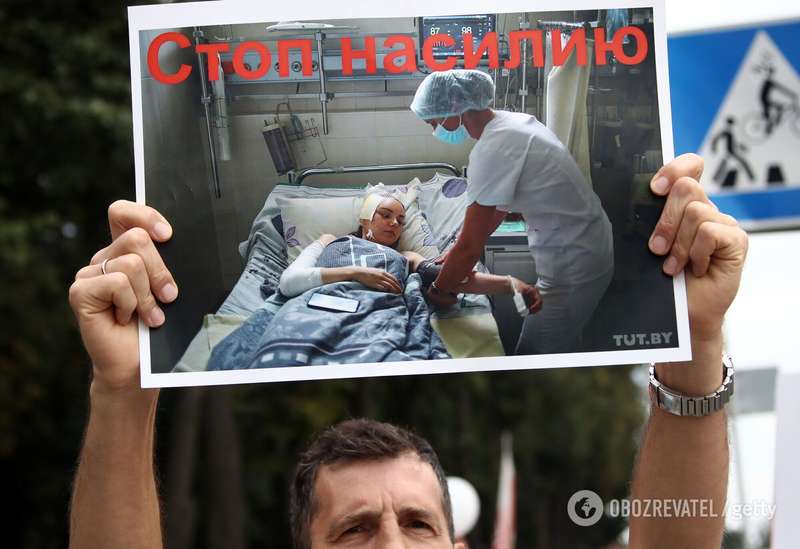 Возле изолятора на Окрестина прошла акция против насилия dqxikeidqxiqzant