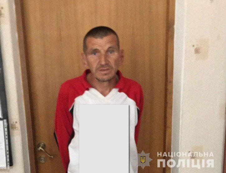 Ймовірним педофілом виявився місцевий чоловік, 1972 року народження / фото поліція dqxikeidqxidqeant