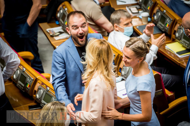 Слугу народа Юрченко с помощником Фищенко поймали на взятке за законопроект. Детали дела 02 Слугу народа Юрченко с помощником Фищенко поймали на взятке за законопроект. Детали дела 02