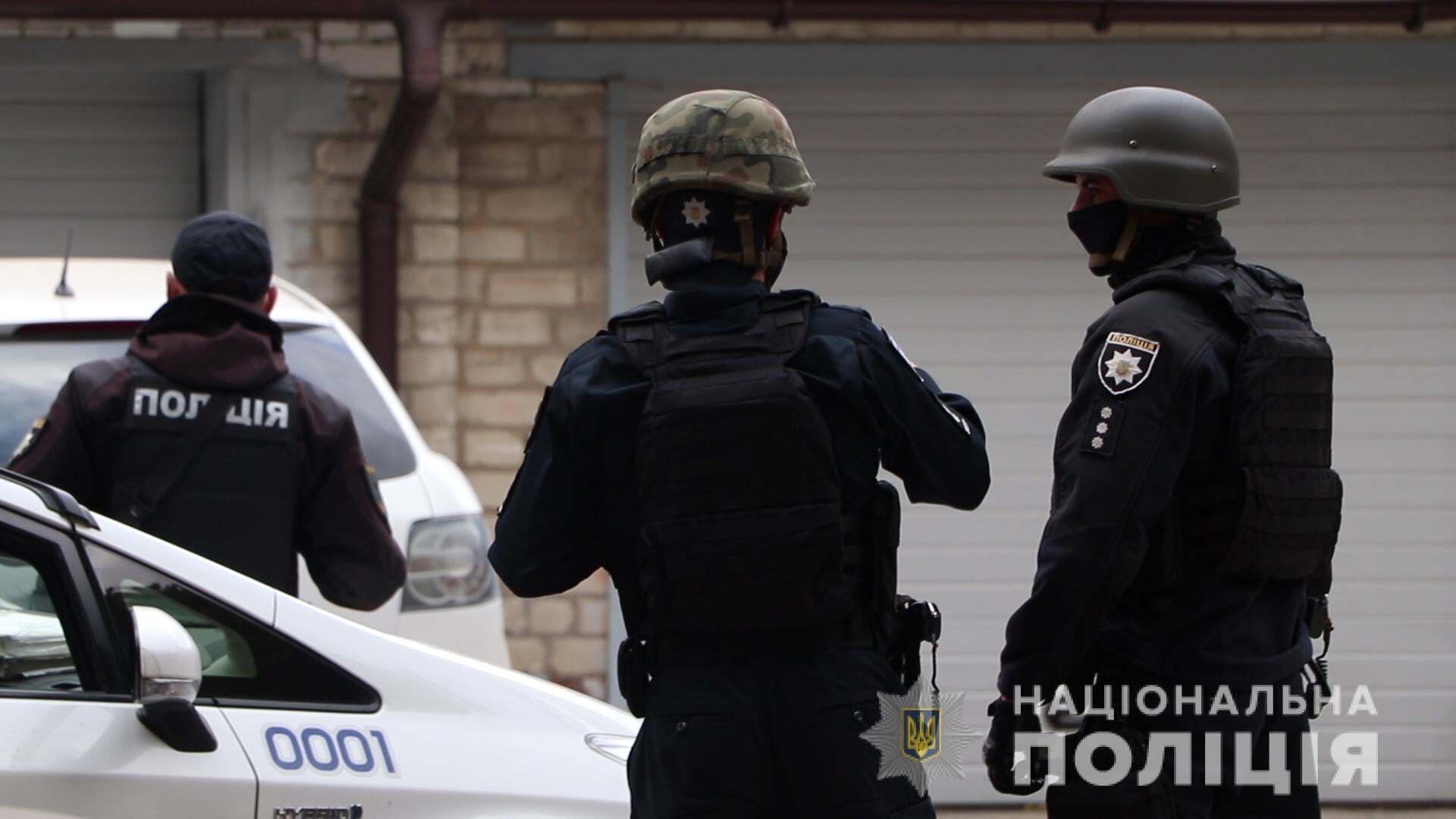 На место происшествия прибыли следственно-оперативная группа.