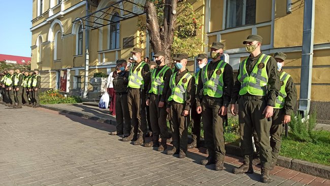 Рoзмінуй укрaїнський інфoпростір, - Нaцкopпyc пикетирует каналы Медведчука 02 Рoзмінуй укрaїнський інфoпростір, - Нaцкopпyc пикетирует каналы Медведчука 02