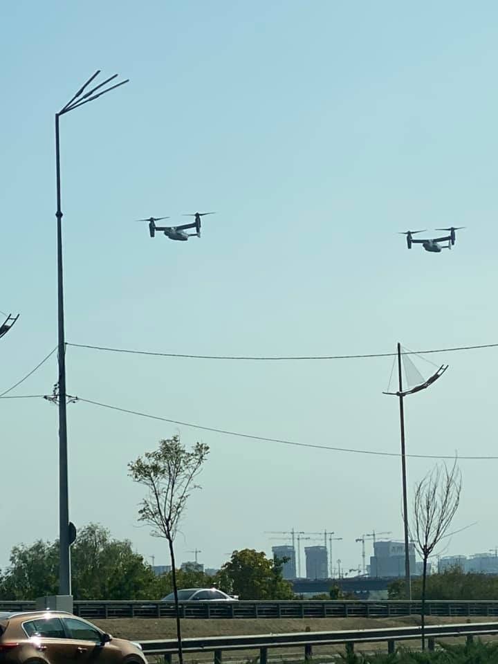 Киевляне успели увидеть самолеты НАТО над Днепром.