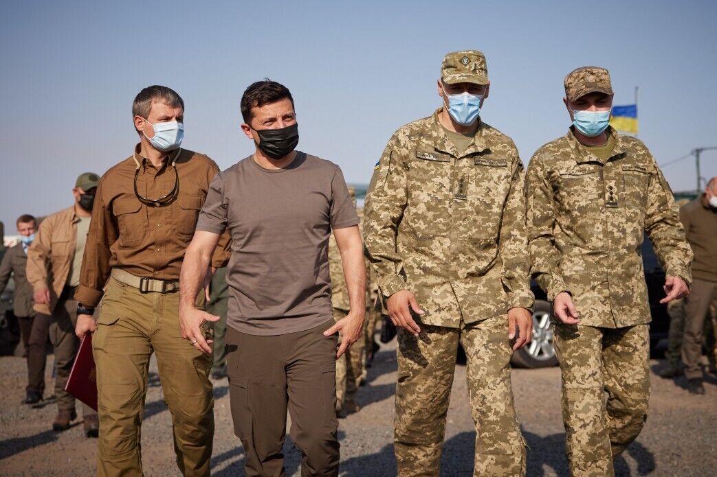 Зеленский проверил, в каких условиях живут военные на Донбассе. dqxikeidqxidqeant