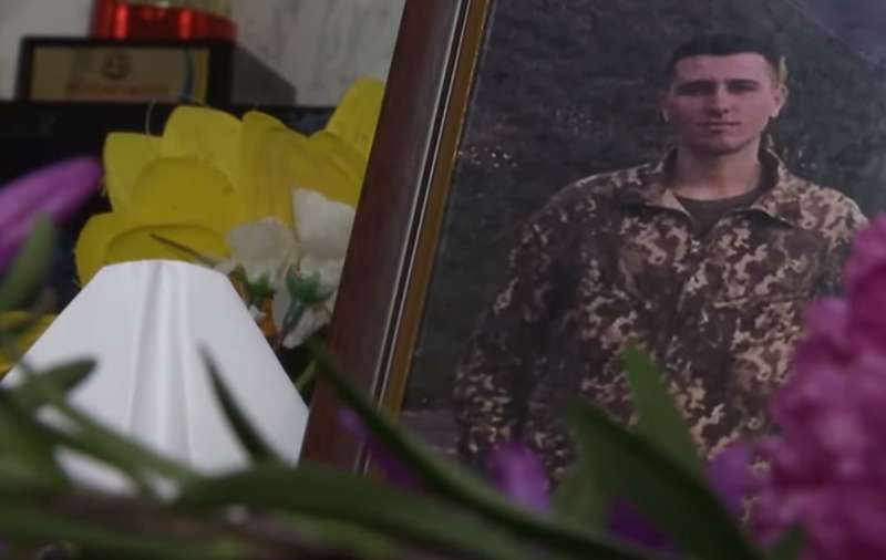 Дмитрий Студинский учился в ХУВС на штурмана.