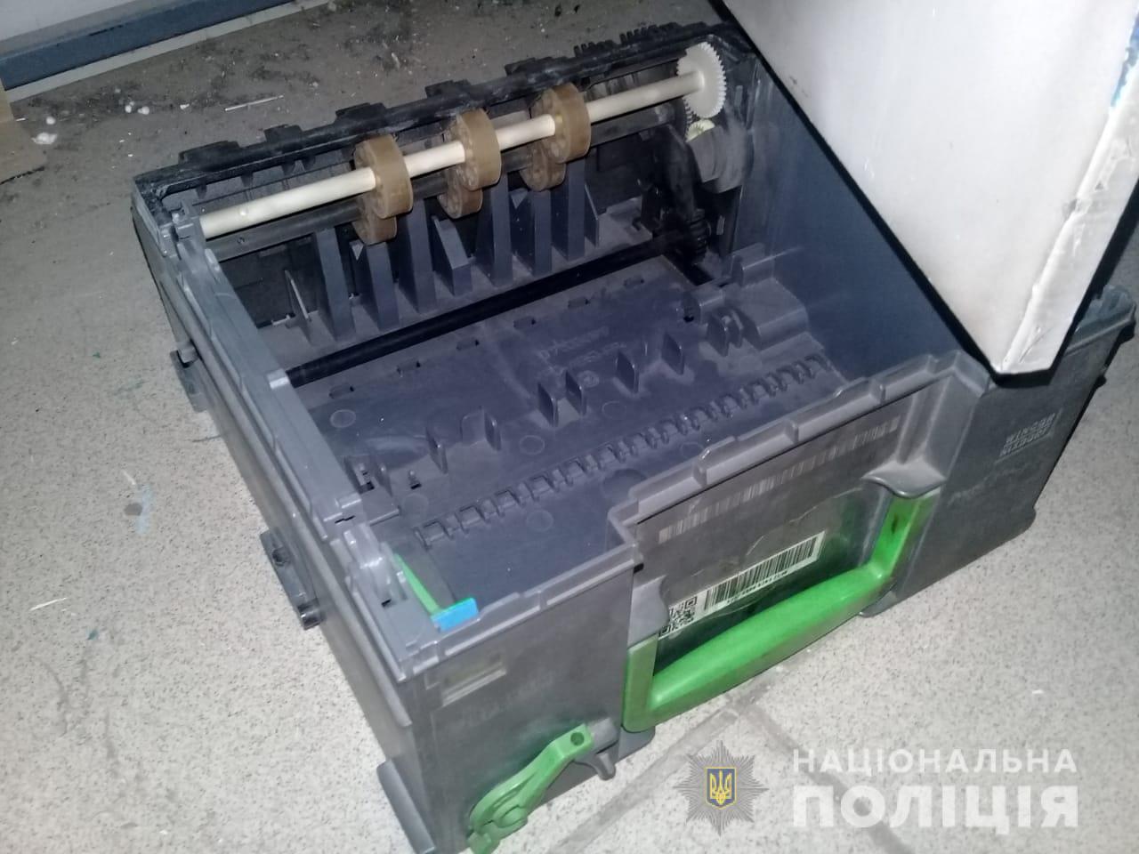 На кордоні затримали банду рецидивістів, які поцупили з банкоматів понад три мільойни. ФОТО, ВІДЕО dqxikeidqxidqeant