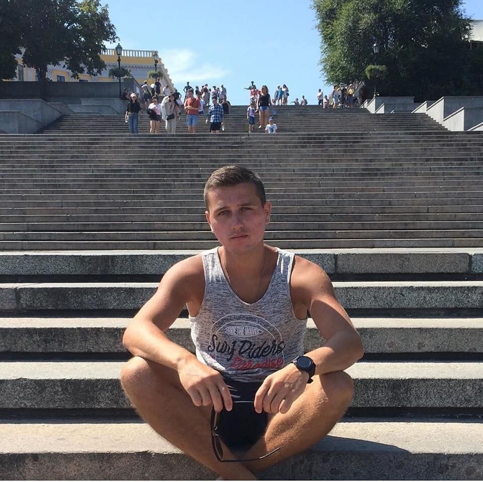 Дмитрий Студинский учился в ХУВС на штурмана. dqxikeidqxidqeant