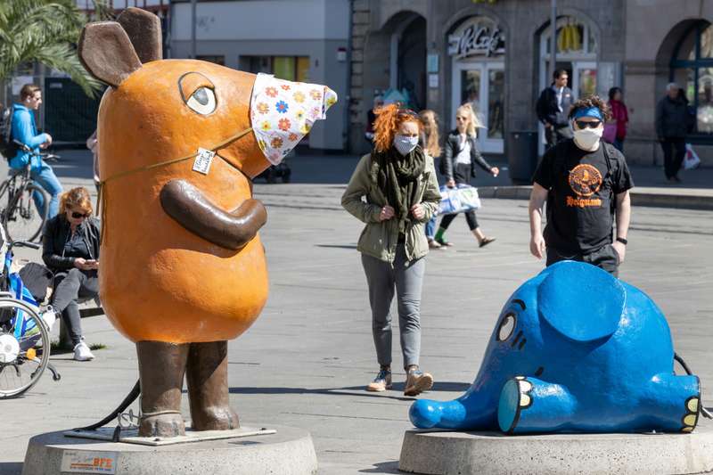 Німці носять маски, аби не сплачувати штрафів dqxikeidqxidqeant