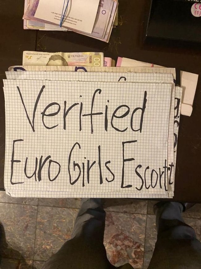 Правоохранители в Одессе накрыли бордель, организованный полицейским 05 Правоохранители в Одессе накрыли бордель, организованный полицейским 05