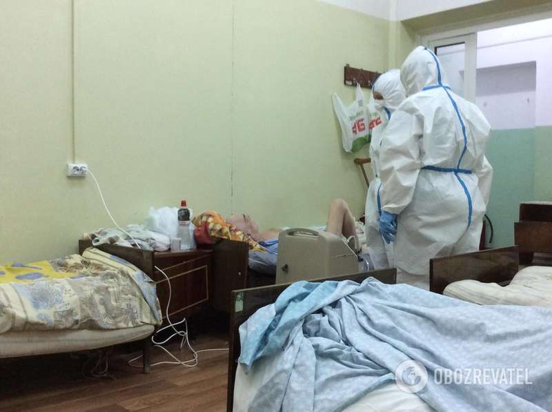Отделение для больных коронавирусом в больнице №4 в Мариуполе