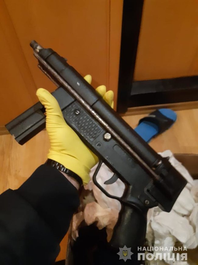 Трое вооруженных граждан Азербайджана задержаны в Харькове, - Нацполиция 05 Трое вооруженных граждан Азербайджана задержаны в Харькове, - Нацполиция 05