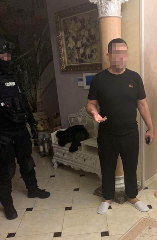 один из задержанных по подозрению в попытке купить должность dqxikeidqxidqrant