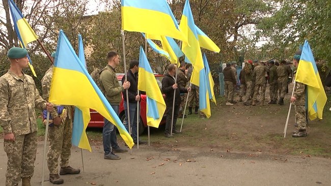 Із загиблим унаÑлідок обÑтрілу під ВодÑним Михайлом СтароÑтіним попрощалиÑÑ Ð½Ð° ХерÑонщині 03