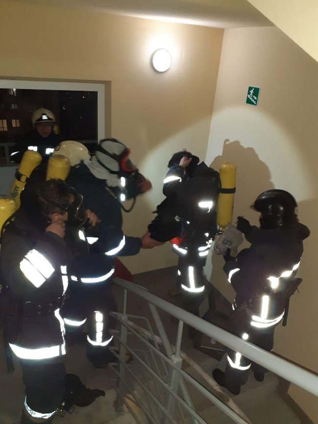 В 25-этажном жилом доме в Одессе произошел пожар: жильцов эвакуировали 02 В 25-этажном жилом доме в Одессе произошел пожар: жильцов эвакуировали 02