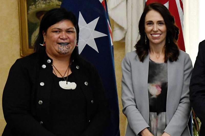 Нанайя Махута с премьер-министром Новой Зеландии Джасиндой Ардерн dqxikeidqxidqrant